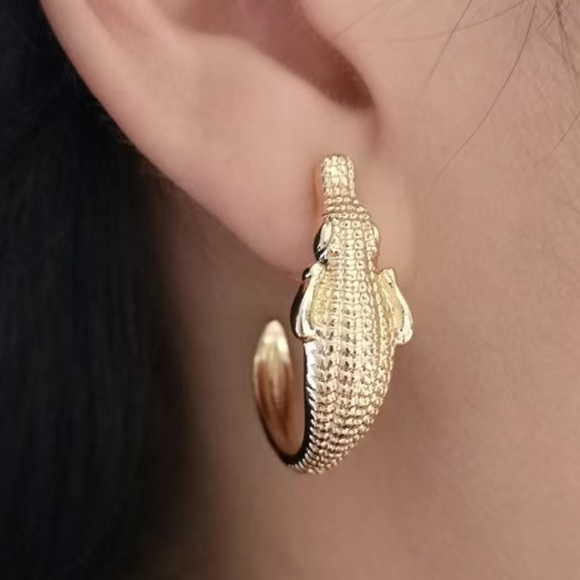 Gator 14K gp dangle hoop earrings - Picture 2 of 7